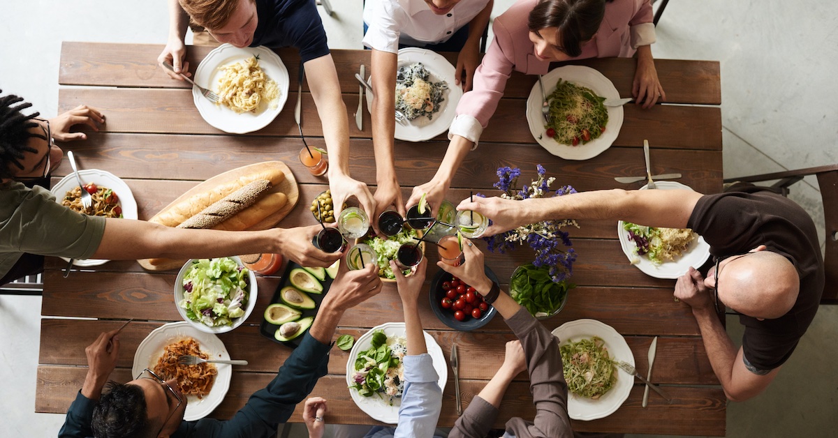 How to Throw a Housewarming Party • Lemonade Insurance