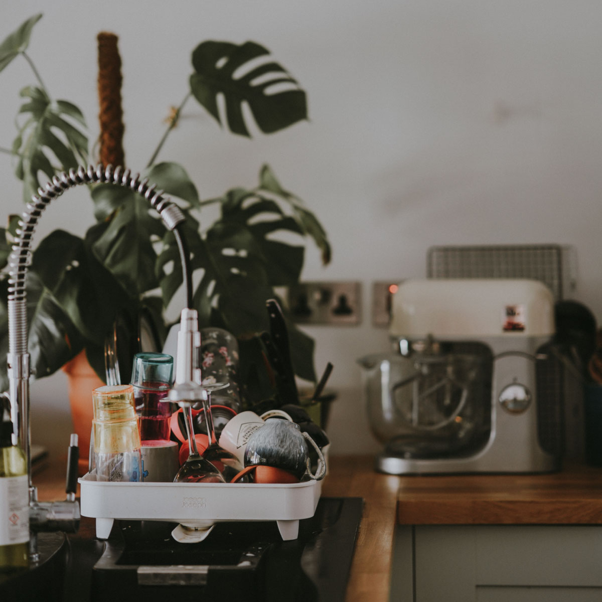moving-in-together-kitchen
