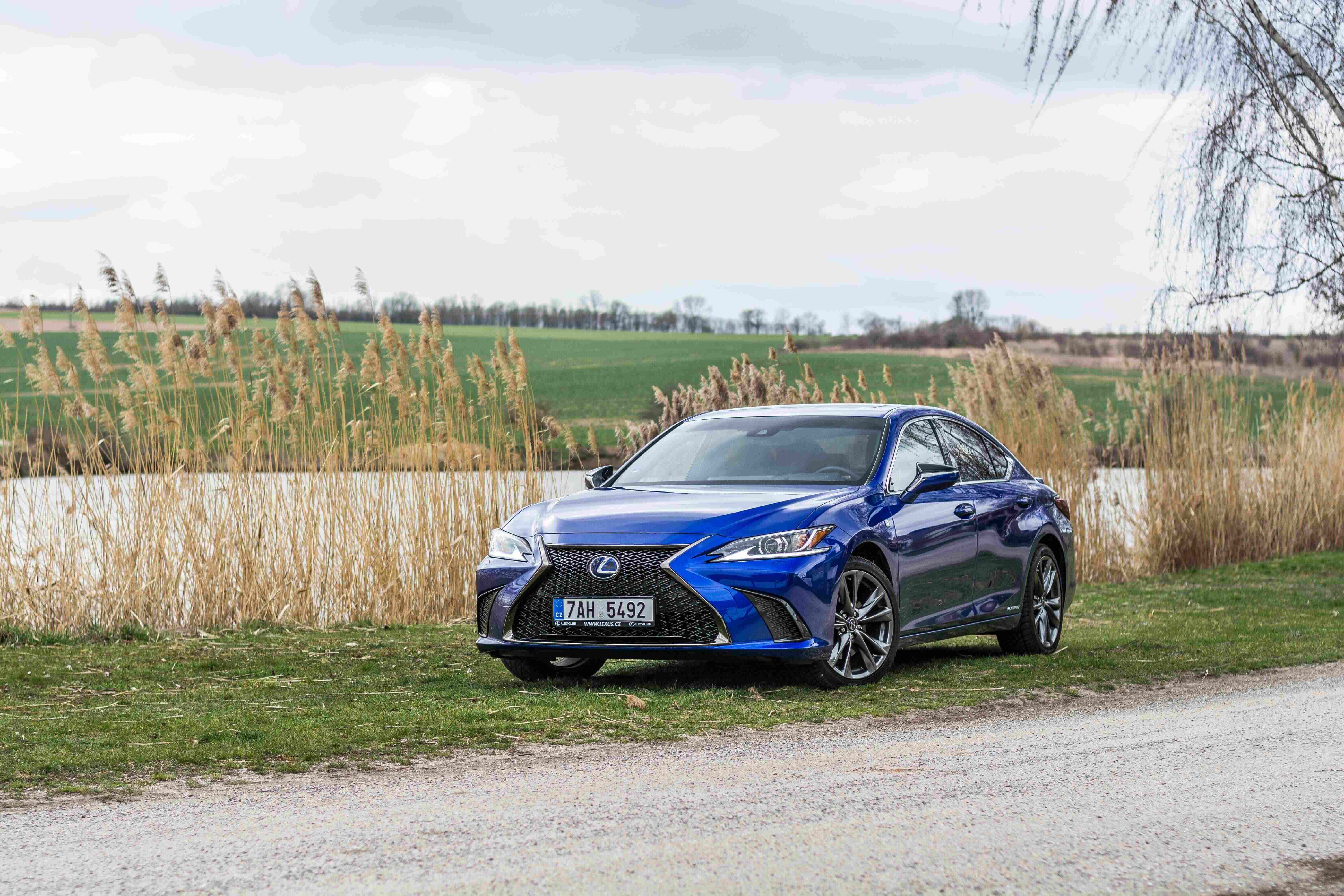 Lexus ES car insurance costs