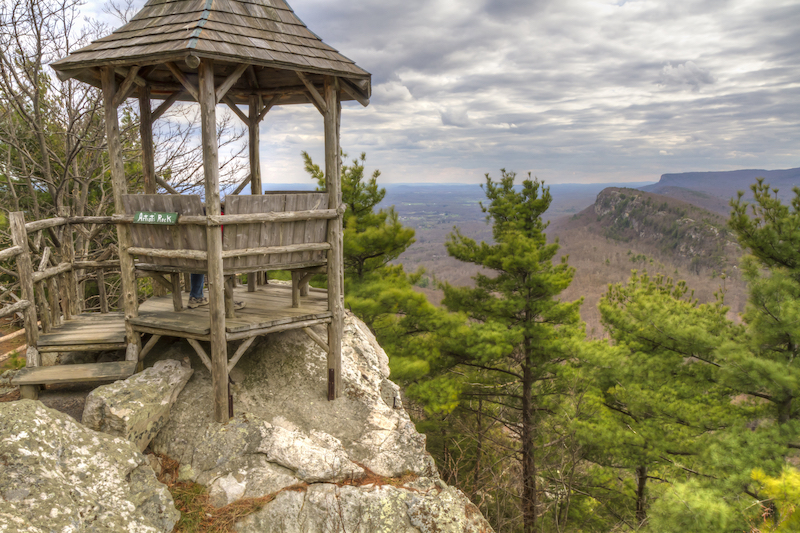 Best Hiking Trails in the US #1. Lemon Squeezer and Eagle Cliff, New York